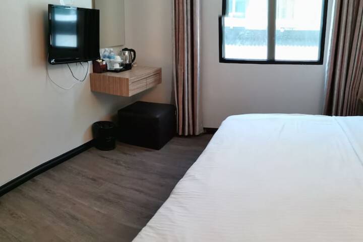 Room 5 of 31