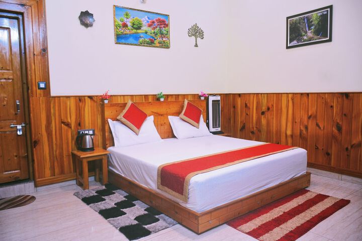 Room 10 of 43