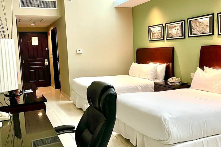 Room 9 of 33