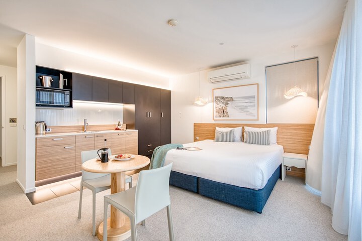 Room 52 of 140