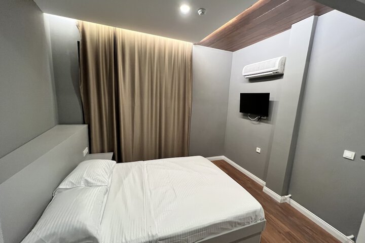 Room 28 of 73