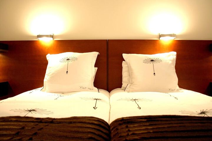 Room 4 of 51