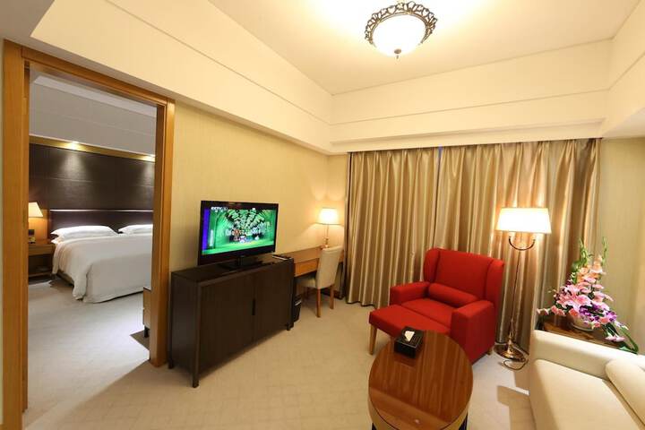 Room 21 of 42