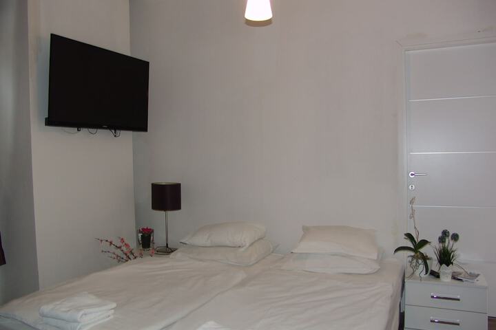 Room 11 of 62