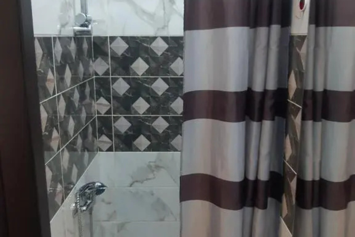 Room 10 of 27