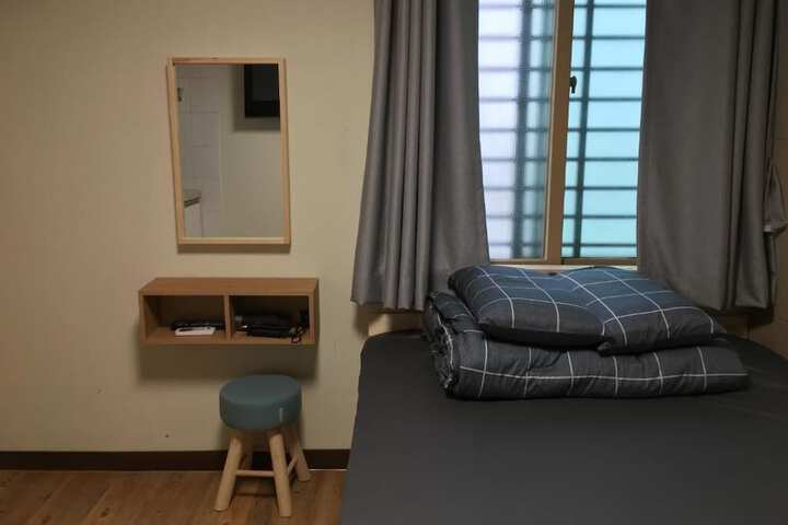 Room 4 of 19