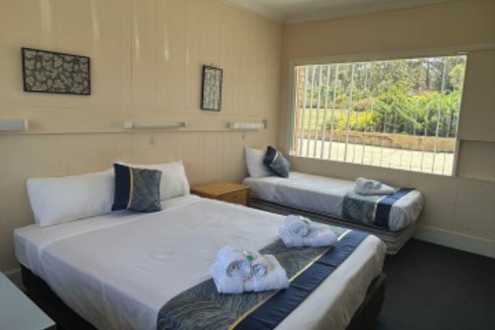 Room 11 of 48