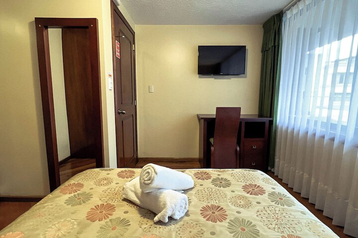 Room 12 of 28