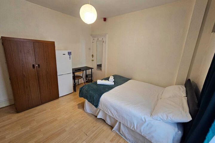 Room 48 of 64