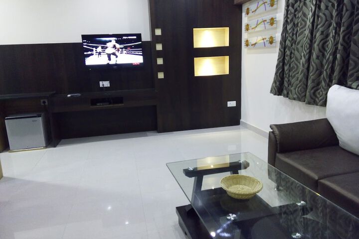 Room 3 of 17