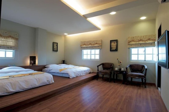 Room 19 of 51