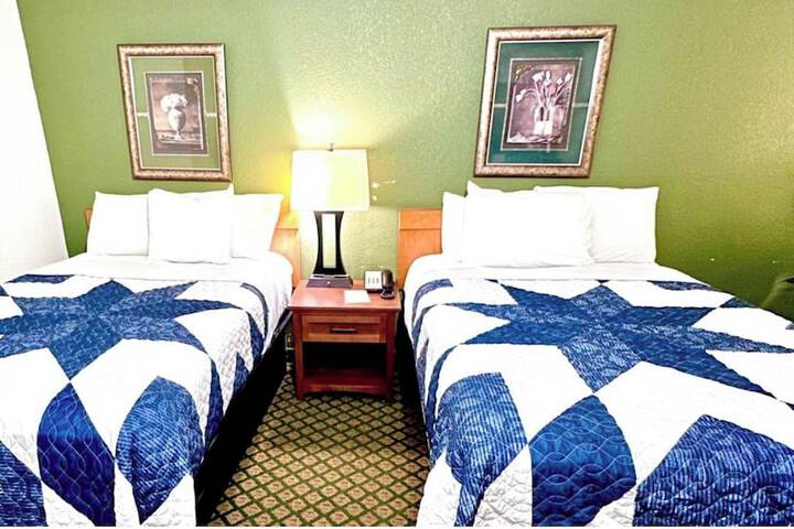 2 Queen Beds (6 of 6)