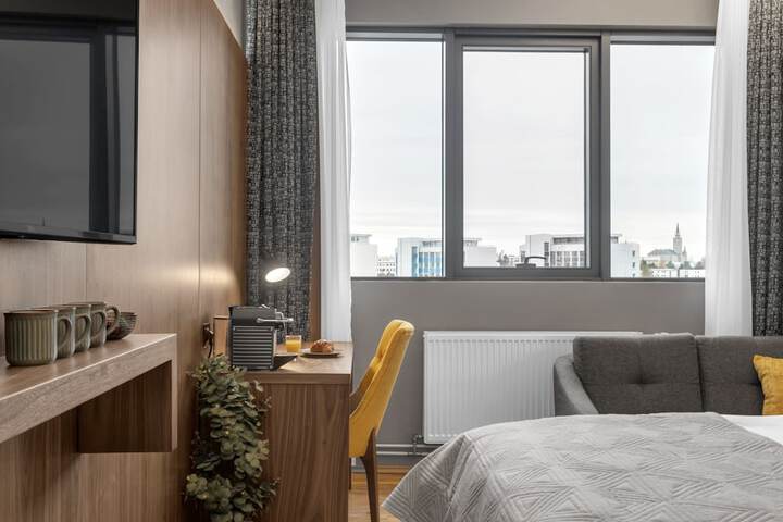 Room 18 of 33