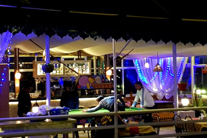 Lounge 70 of 116