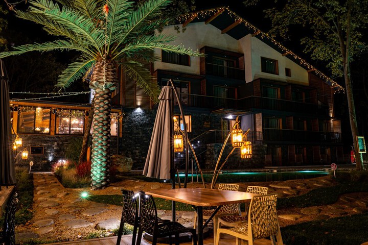 Hotel Exterior 67 of 72
