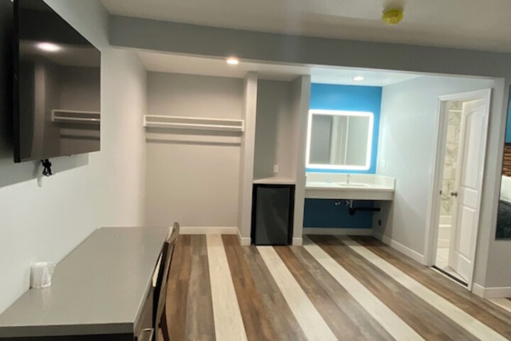 Basic Single Room (7 of 15)