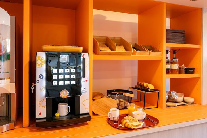 Breakfast/Coffee Service 43 of 77