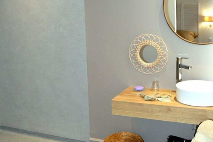 Room 28 of 52