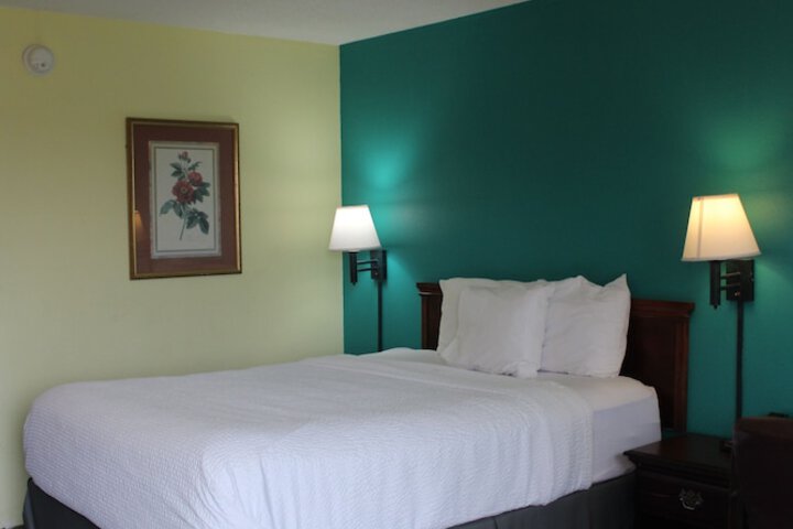 Room 12 of 62