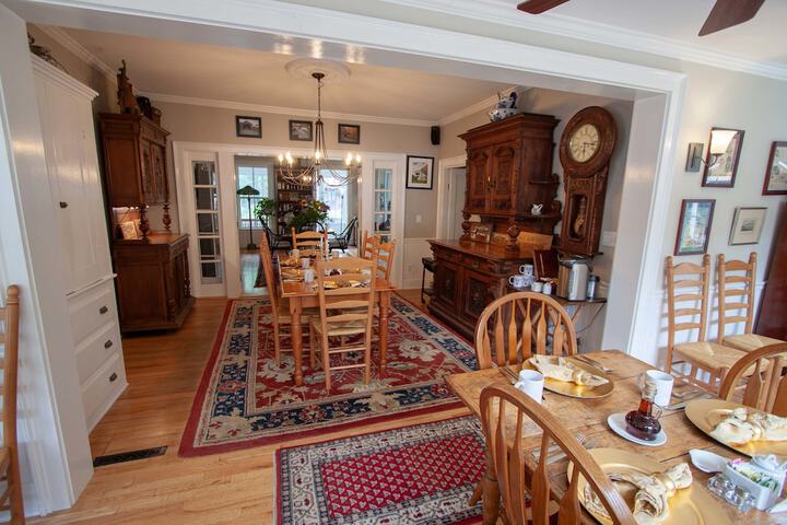Breakfast/Coffee Service 186 of 203