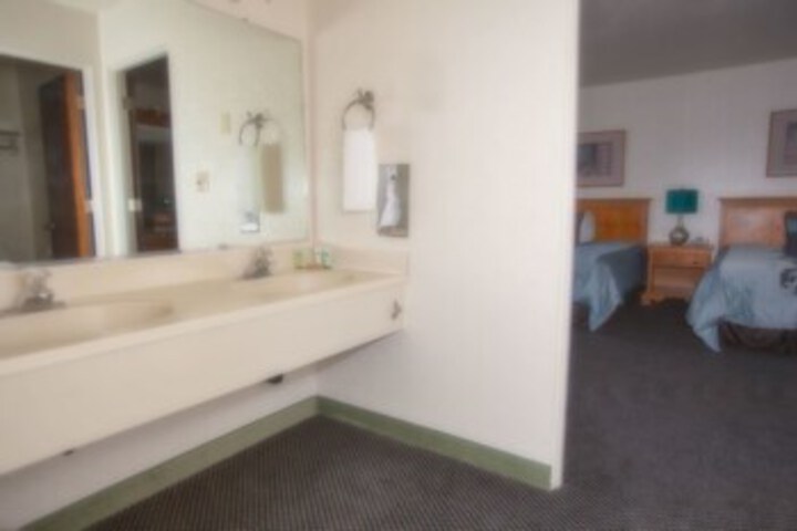 Room 2 of 18