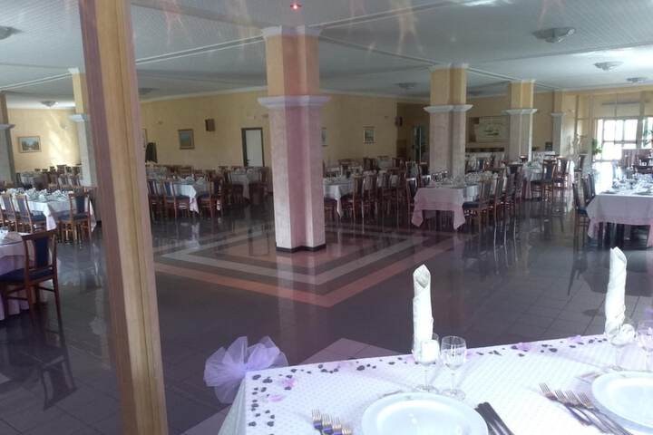 Dining 42 of 59
