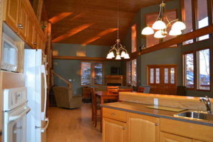 Room 4 of 8
