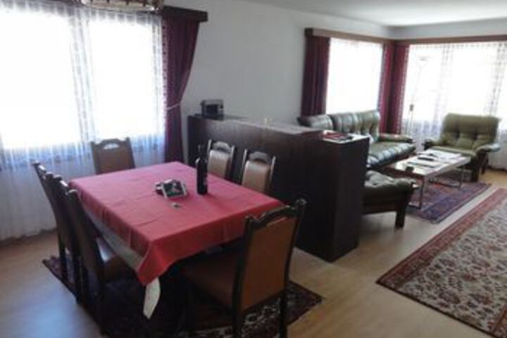 Room 32 of 53