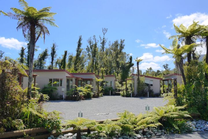 10 Cottages