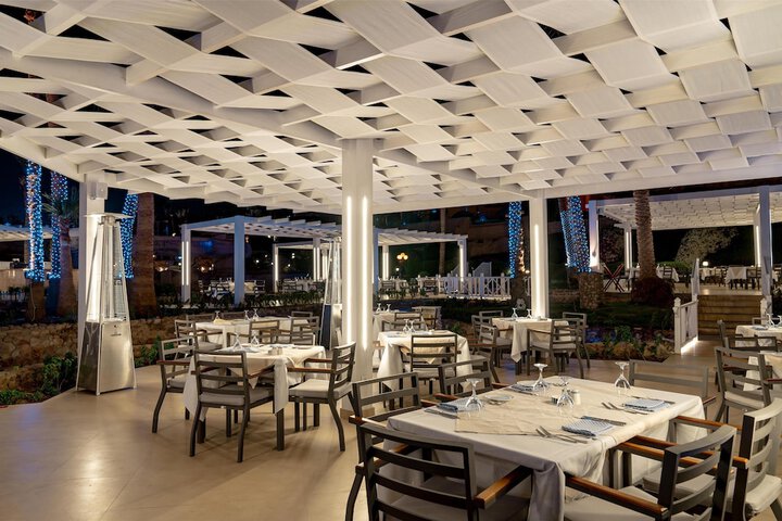 Dining 107 of 176