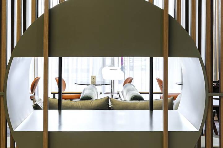 Entrance & Lobby