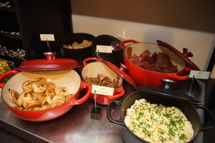 Breakfast/Coffee Service 33 of 41