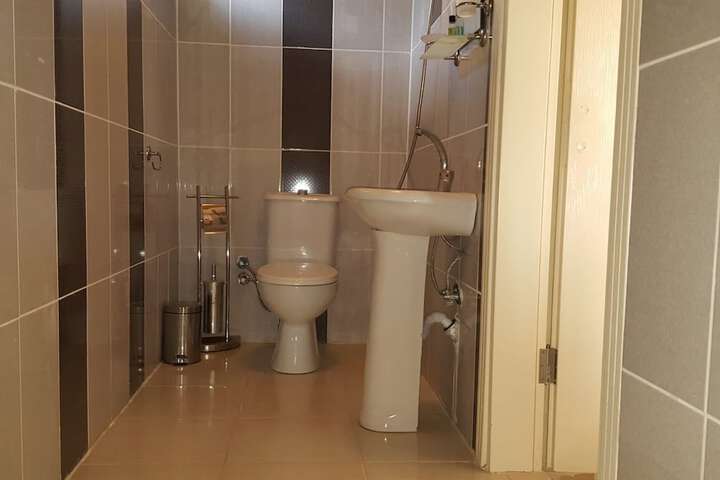 Room 7 of 10