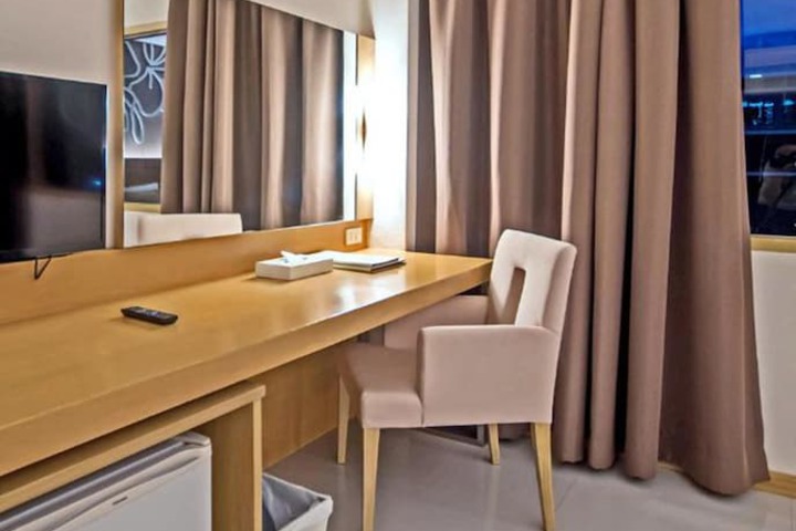 Room 18 of 31