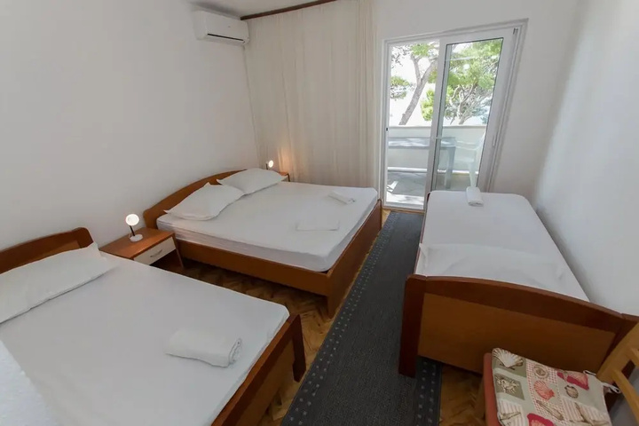 Room 3 of 9