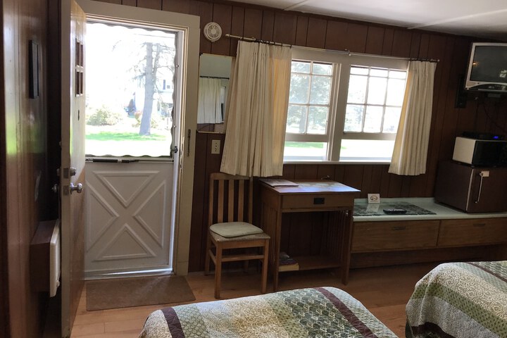 Room 32 of 61