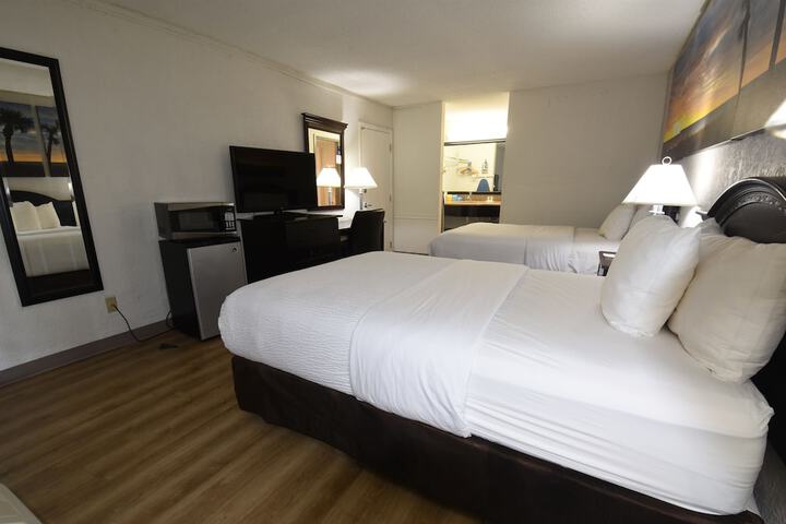 2 Double Beds (25 of 30)