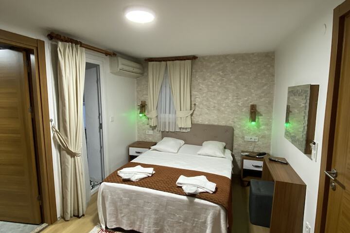 Room 26 of 61