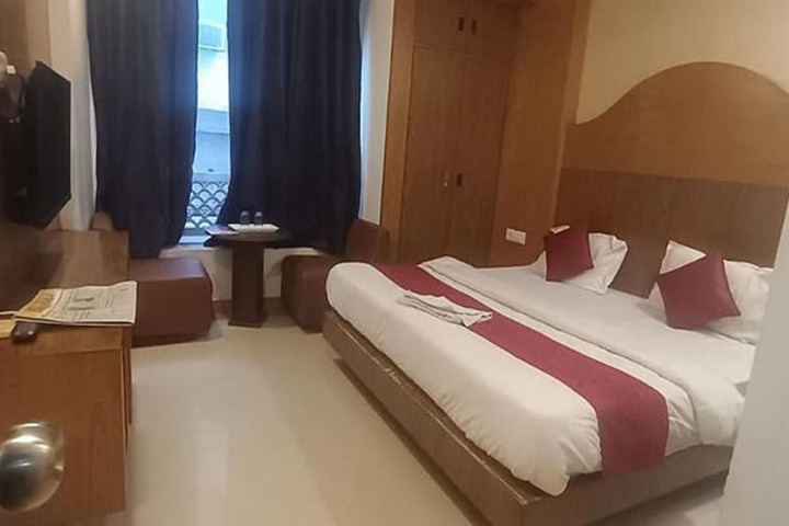 Room 3 of 13
