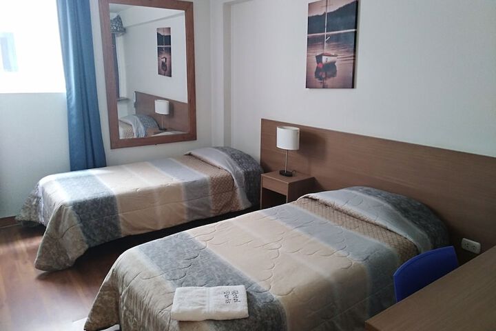 Room 13 of 42