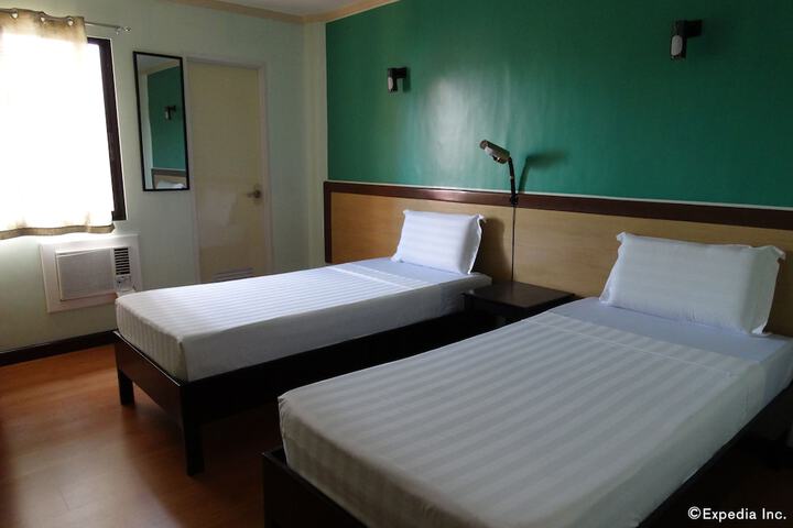 Room 6 of 36