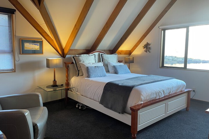 Room 4 of 48
