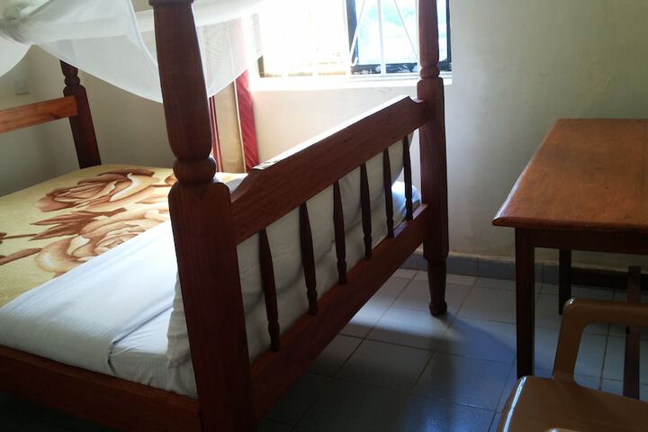 Room 10 of 40