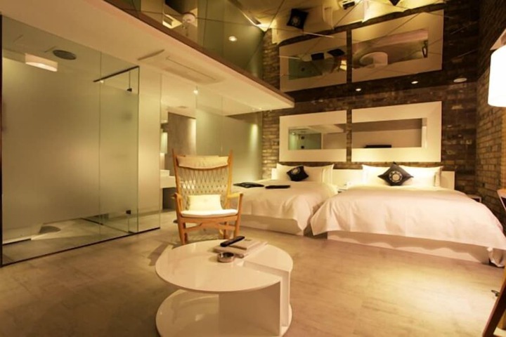 Room 13 of 45