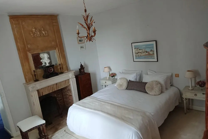 Room 4 of 13