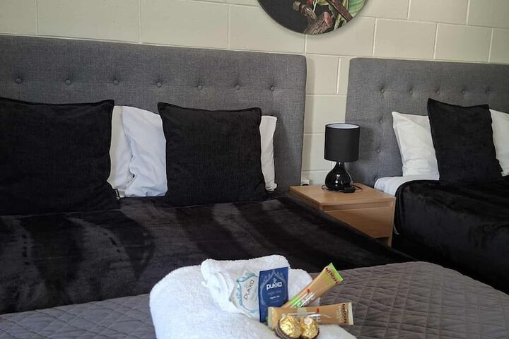 Room 27 of 114