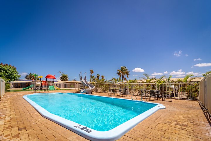 Pool 16 of 33