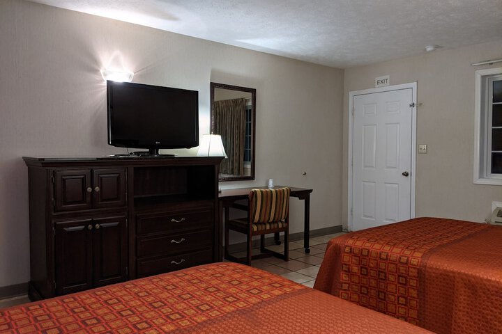 2 Double Beds (5 of 5)