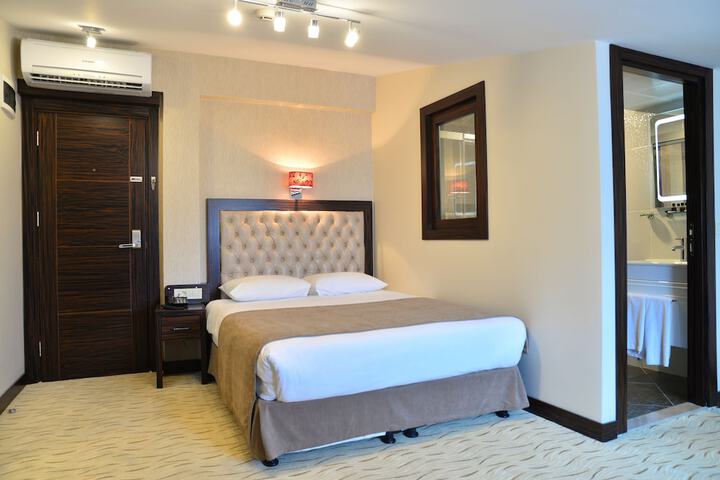 Room 15 of 94