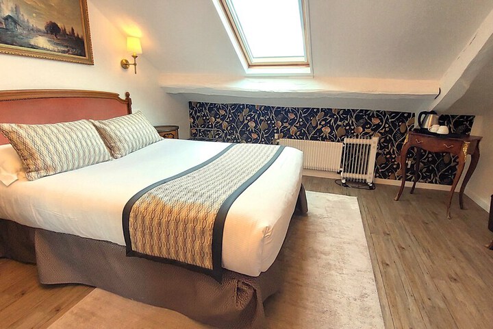 Room 5 of 27